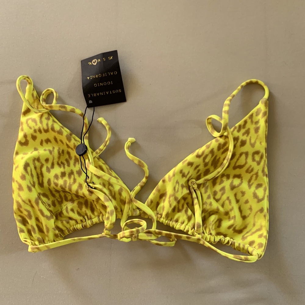 Skater bikini top